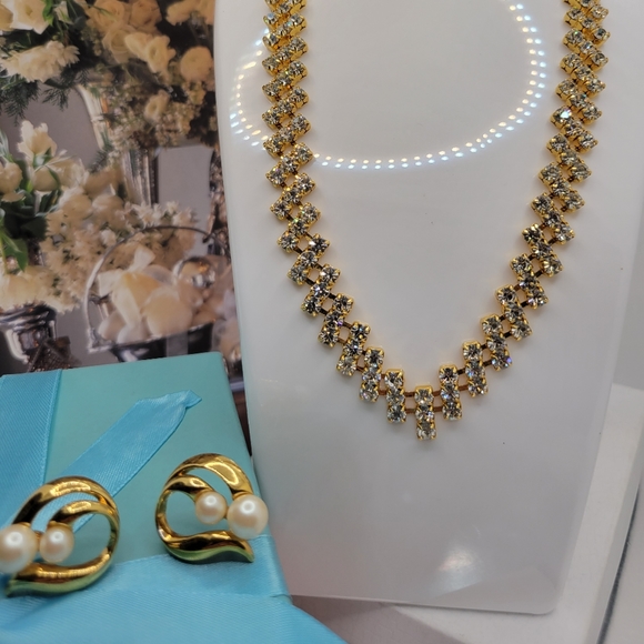 GORGEOUS! 10K GP VINTAGE SET, Cz & PEARLS SET.NEW WITH OUT TAG